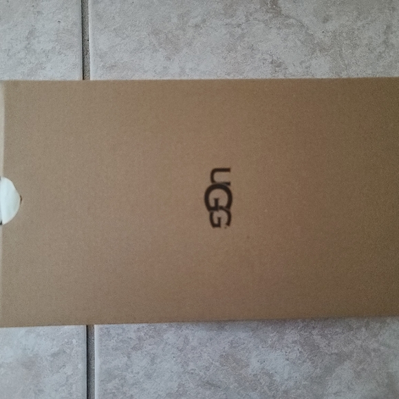 UGG Women's Dakota Brown Moccasins 7 - Picture 8 of 8